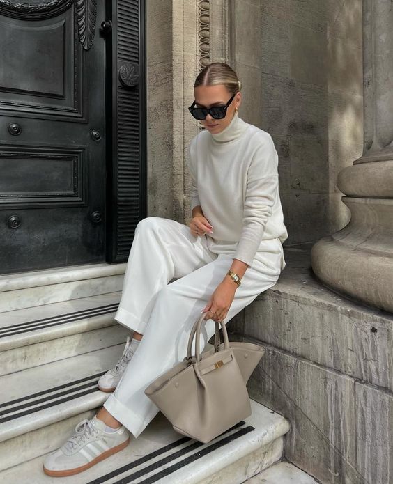 Damska torba typu tote w rozmiarze oversized, strukturalna, na ramię