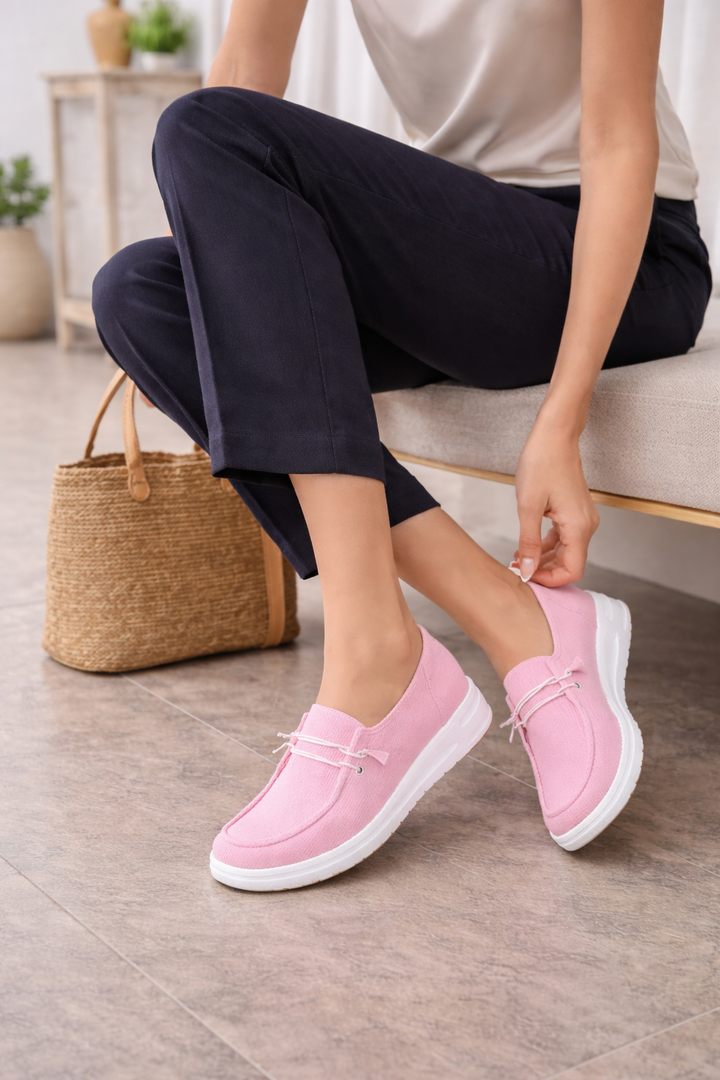 Damskie Mokasyny na Slip-On z Dekoracyjnym Paseczkiem