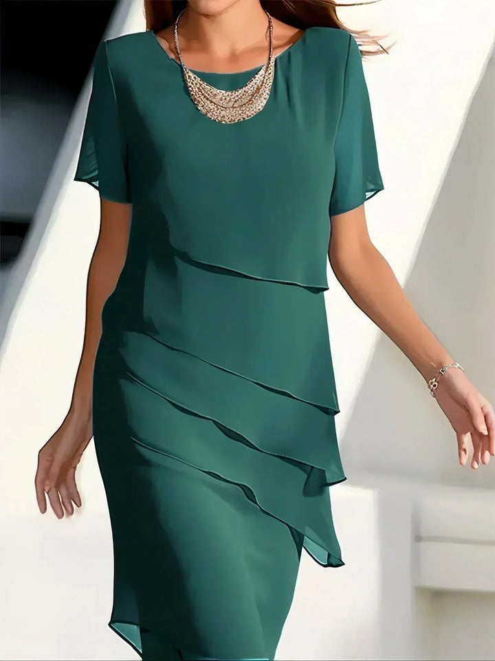 Kobieta Midi Sukienka z Warstw Chiffonowych Elegancki Styl na Okazje