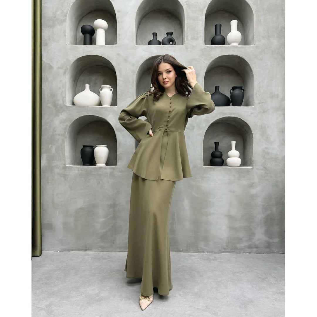 Sukienka maxi z peplum i rękawami – elegancki zestaw dwuczęściowy