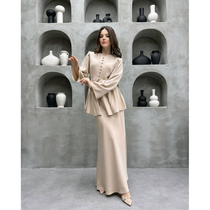 Sukienka maxi z peplum i rękawami – elegancki zestaw dwuczęściowy