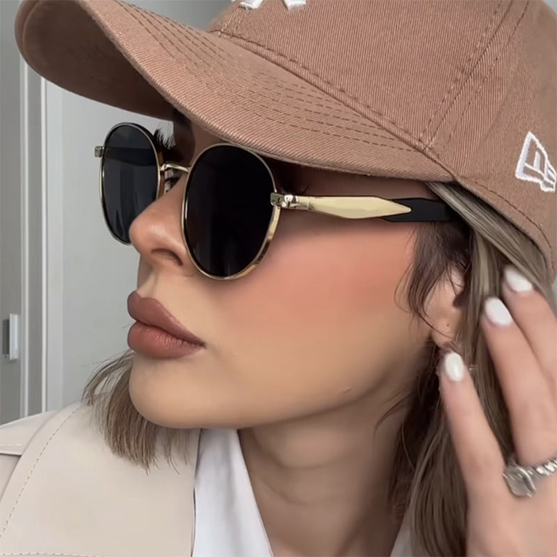Damskie Okrągłe Okulary Przeciwsłoneczne z Metalową Ramką i Podwójnym Mostkiem w Stylu Retro
