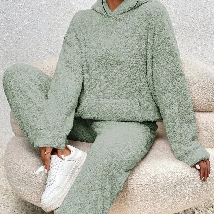 Zestaw Damski Teddy – Kapturowy Fleece Dwuczęściowy na Zimowy Relaks