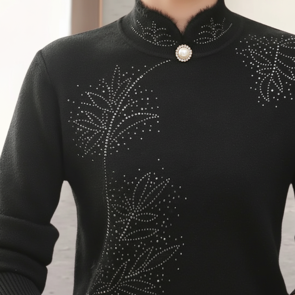 Sweter damski z wysokim kołnierzem i nadrukowanym detalem na guziku
