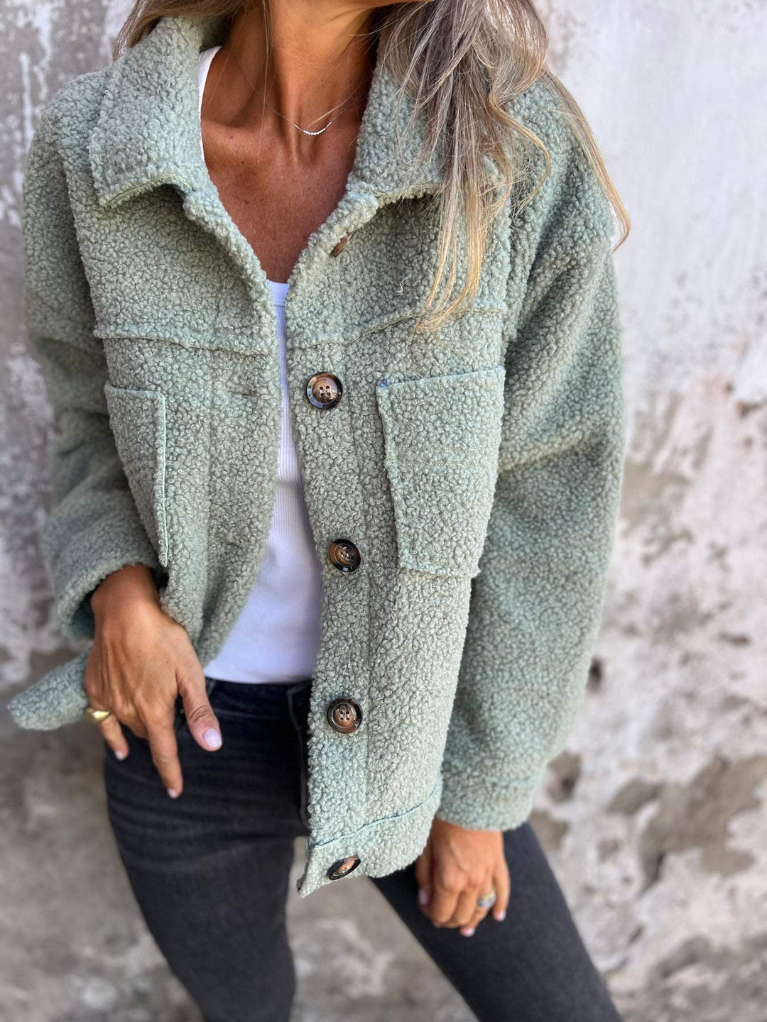 Kurtka Teddy Fleece dla Kobiet – Luźna Kurtka na Zimę z Guzikami i Miękką Podszewką