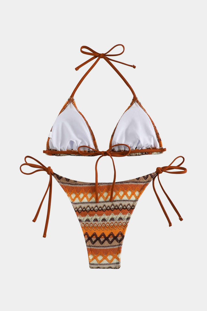Kobiece bikini w trójkątnym kroju z wiązaniem po bokach